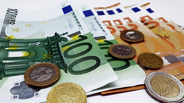 95% от банкоматите заредени с евро за три часа