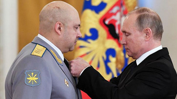 Нова рокада: Шойгу назначи Герасимов на мястото на Суровикин