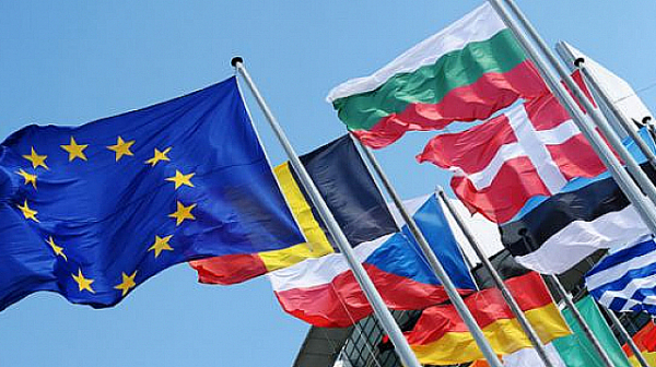 ЕС финализира даването на боеприпаси за Украйна