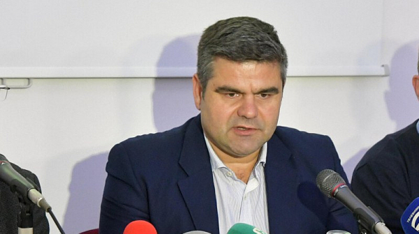 Обвиняват Папалезов, защото „работел по дребни иманяри, а не по едрите риби в бранша“