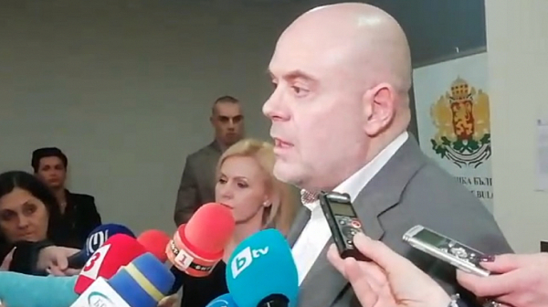 Софийски прокурори се разграничиха от становище в подкрепа на искането за отстраняване на Гешев