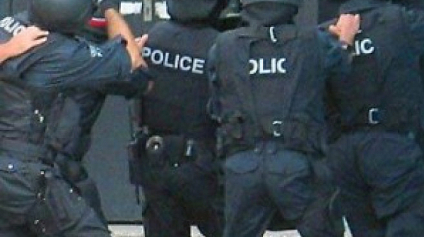 Спецакция във Варна, задържаха петима надзиратели в затвора