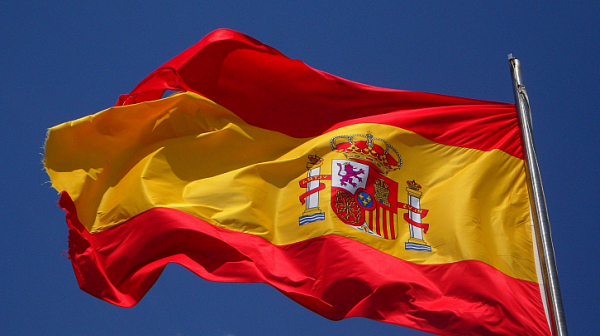 Десетдневен траур за починалите от COVID-19 започна в Испания