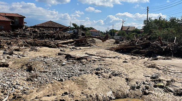 Започна изплащането на помощите на наводнените карловски села