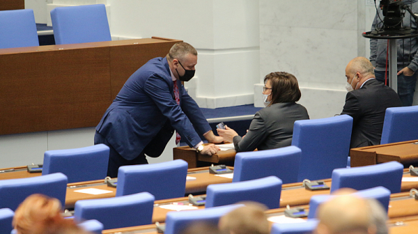 Борисов отново няма да бъде изслушан в парламента. Депутатите се скараха