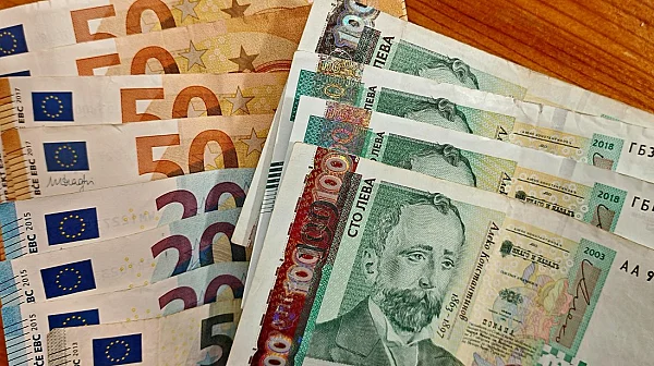 „Плавен и успешен“: Фискалният съвет похвали процеса на преход към еврото