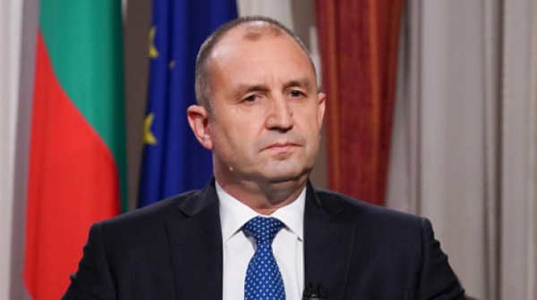 Радев: Недопустимо е животът и спокойствието на българските граждани да бъдат излагани на риск от военни формирования