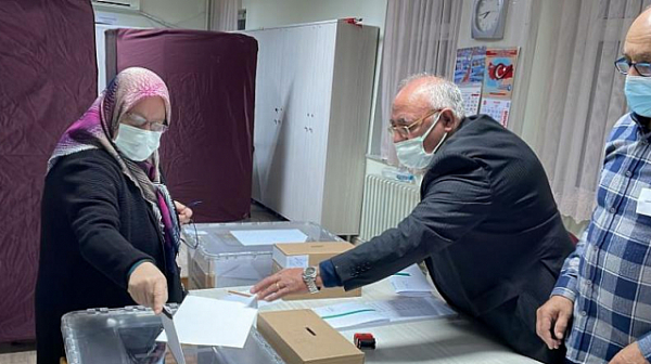 Галъп”: Избирателната активност към 11.00 ч. е 9,4%