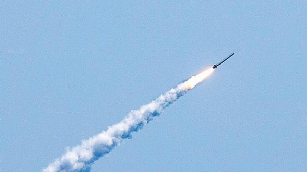 Руски ракети ”Кинжал”, ”Калибър”, ”Циркон” и ”Искандер” опостушиха украинските летища и обекти