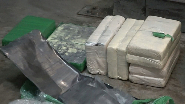 Гръцките власти конфискуваха 100 кг кокаин на пристанището в Солун