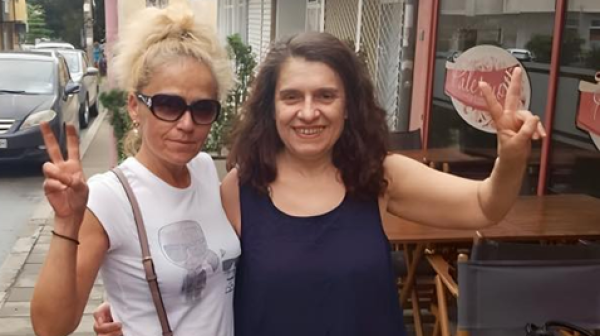 „Невинни сме и оставаме същите хора“. Иванчева и Петрова за ФрогНюз