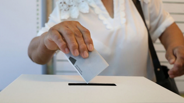 Берлин-2: Проблем с машината наложи да преминем към гласуване с хартия