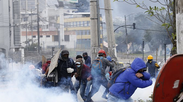 Еквадор обеща да намали на цените на горивата на фона на протестите