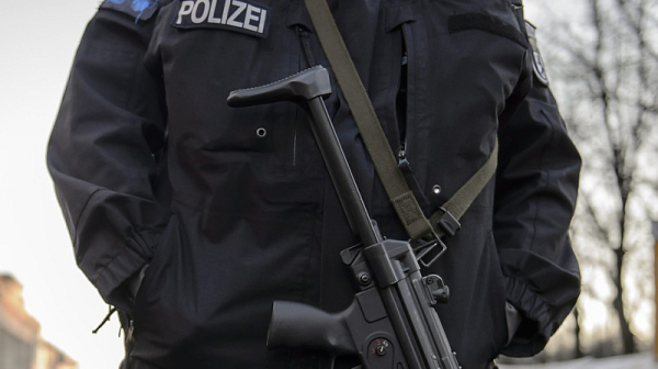 В Австрия арестуваха 16-годишно момче по подозрения, че планира да извърши нападение срещу синагога