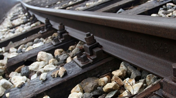 Двама загинали при катастрофа между влак и автомобил край село Янтра