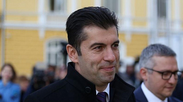 Премиерът Петков освободи трима заместник-министри