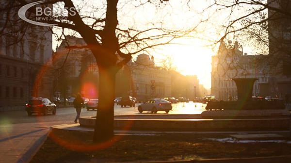 Слънчево време, температурите скачат до 27°