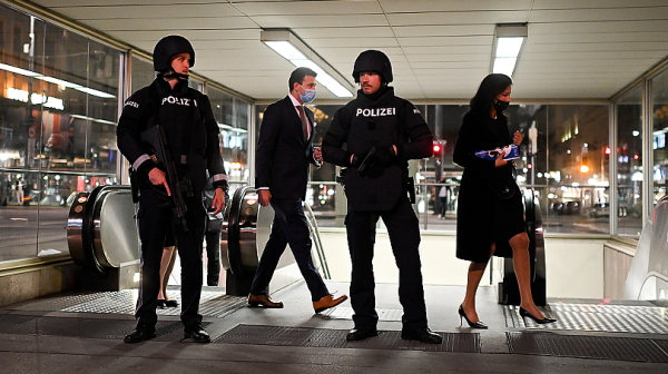 Още арести за терора във Виена. Двама задържани в Швейцария