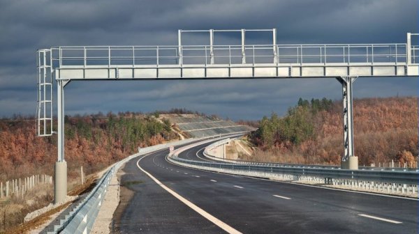 Отварят нов 3-километров участък от „Хемус“ край Дерманци