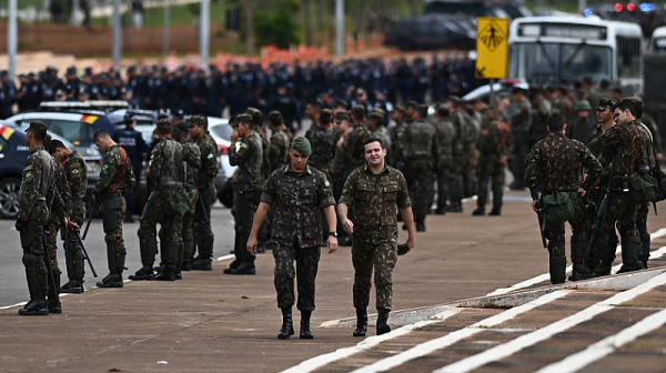 1500 са задържани след щурма на бразилския конгрес
