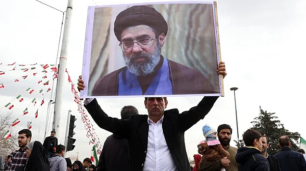 В Иран избраха нов върховен лидер, това е вторият син на Хаменей – Моджтаба