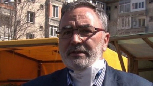 Протестиращи питат Ангел Кунчев: Защо източвате касата с тестовете за Covid?
