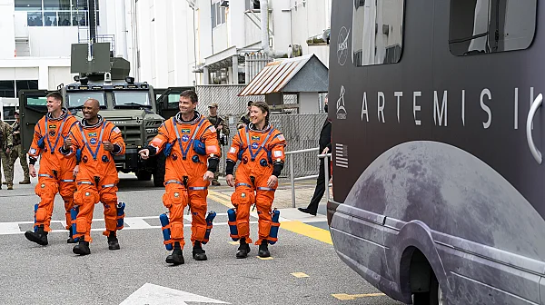 Човекът счупи нова бариера: Екипажът на Artemis II стигна там, където никой не е стигал