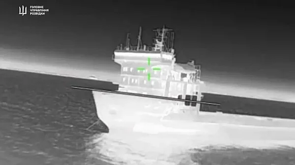 Киев удари „гръбнака“ на руската военна логистика край Крим