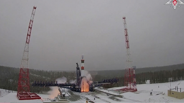 Русия изстреля военен сателит в космоса /видео/