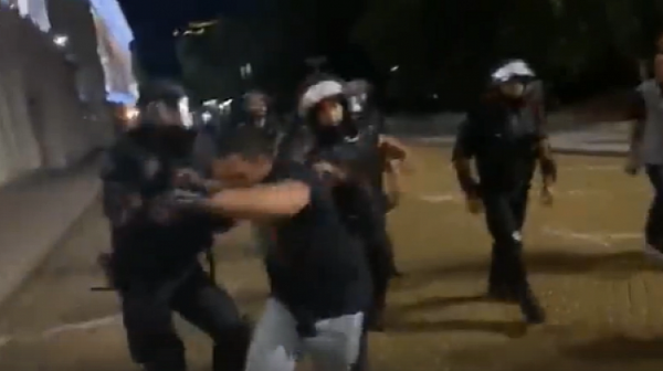Поредно видео показва как полицията насилва мирни граждани /видео/