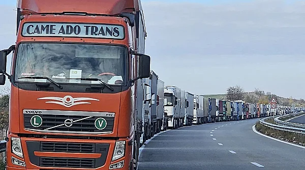 Хаос на АМ „Марица“: 25-километрова опашка от тирове блокира „Капитан Андреево“