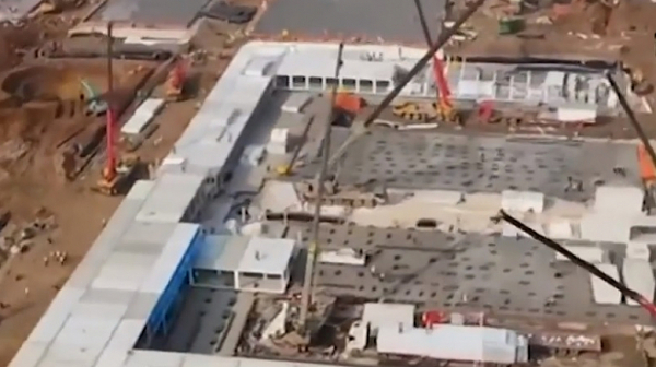 Китай построи болница с хиляда легла за 10 дни (видео)