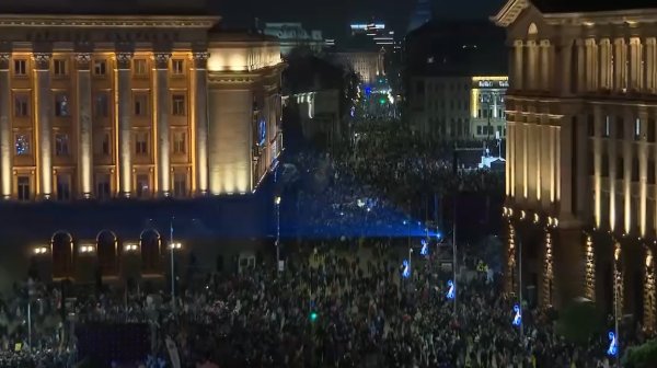 Антиправителствени протести в София и други градове, студентите дадоха ранен старт