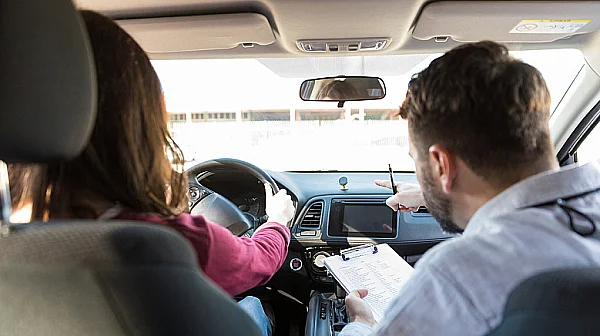 Предлагат нови правила за книжка: Задължително нощно кормуване за курсистите