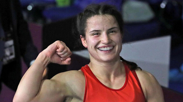 Биляна Дудова е на крачка от финал на световното по борба в Осло