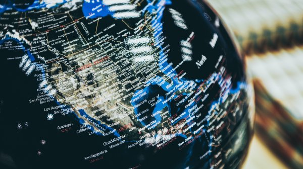 2026 идва след година на кризи, избори и решения. Какво оставяме зад себе си и какво да си пожелаем?