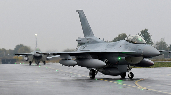 Българските ВВС вече имат шест изтребителя F-16