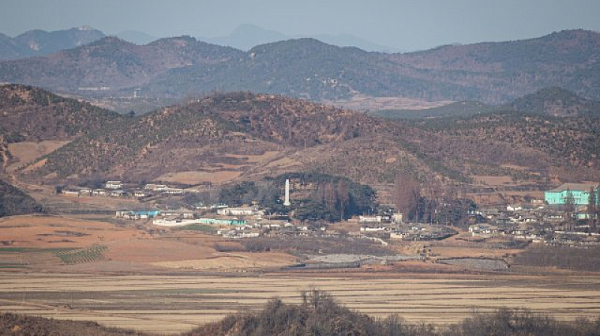 Огън срещу граничен пост между Северна и Южна Корея
