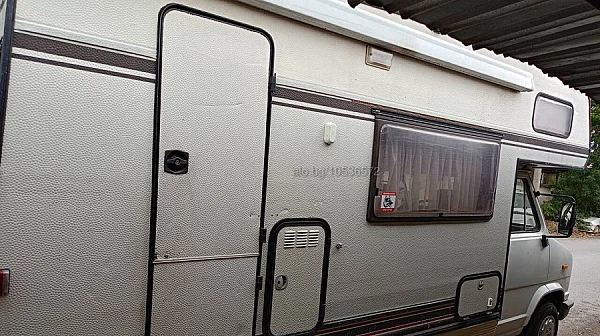 Откриха изоставен кемпера на собственика на хижата на смъртта