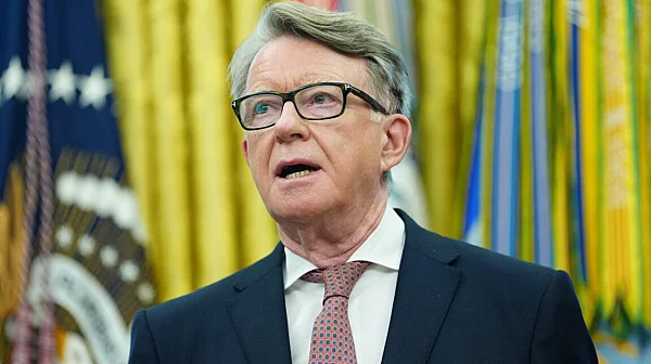 Арестуваха бившия британски посланик в САЩ Питър Манделсън заради връзки с Епстийн