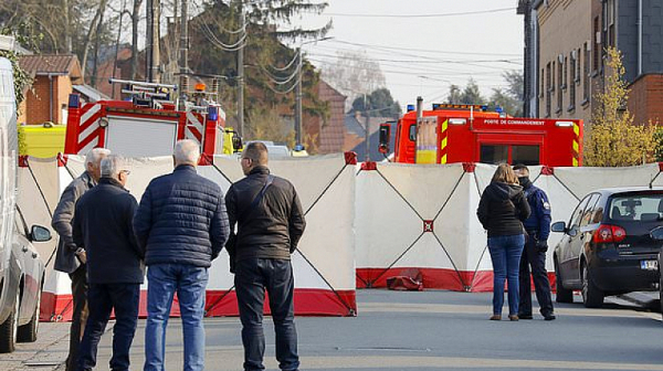 Най-малко четири жертви след като кола се вряза в карнавал в Белгия