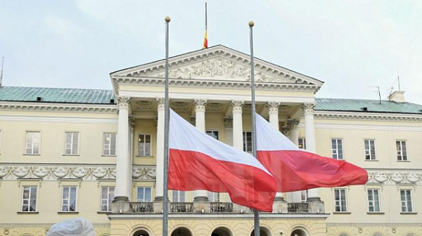 Полша издига ограда по границата с Калининград. Опасява се от нова мигрантска вълна