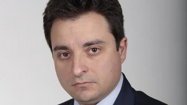 Димитър Данчев към ГЕРБ: Престанете да се сравнявате само със себе си