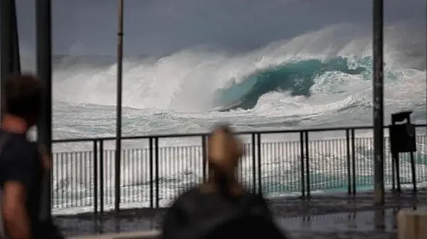 Тенерифе в извънредно положение: Бурята „Тереза“ удря с наводнения