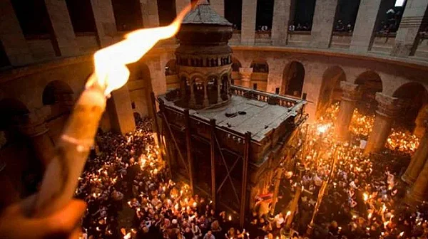 Гърция има план как да пренесе Благодатния огън от Йерусалим