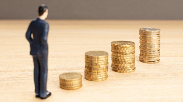 1213 лв. минимална заплата и 541 евро пенсия – акцентите в бюджета за 2026 г.