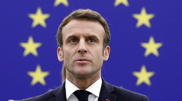Защо политическият срив на Макрон заплашва целия ЕС?