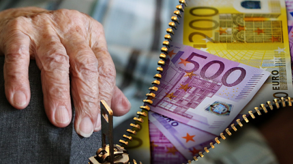 Обръщат пенсиите и заплатите в евро по нов закон