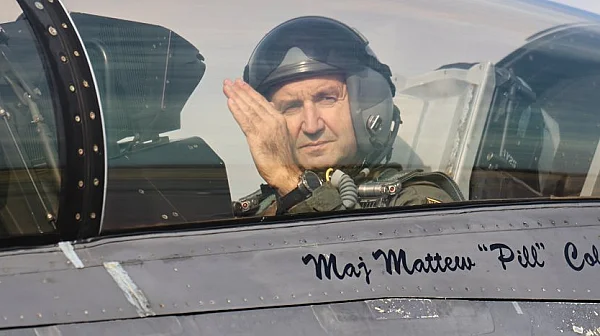 Politico: Бившият пилот Румен Радев без ясна алтернатива за управление