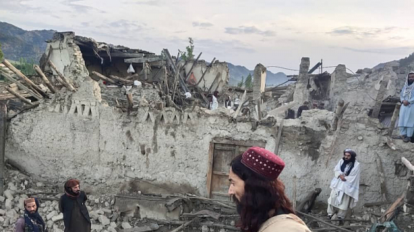 Близо хиляда са вече жертвите на земетресението в Афганистан